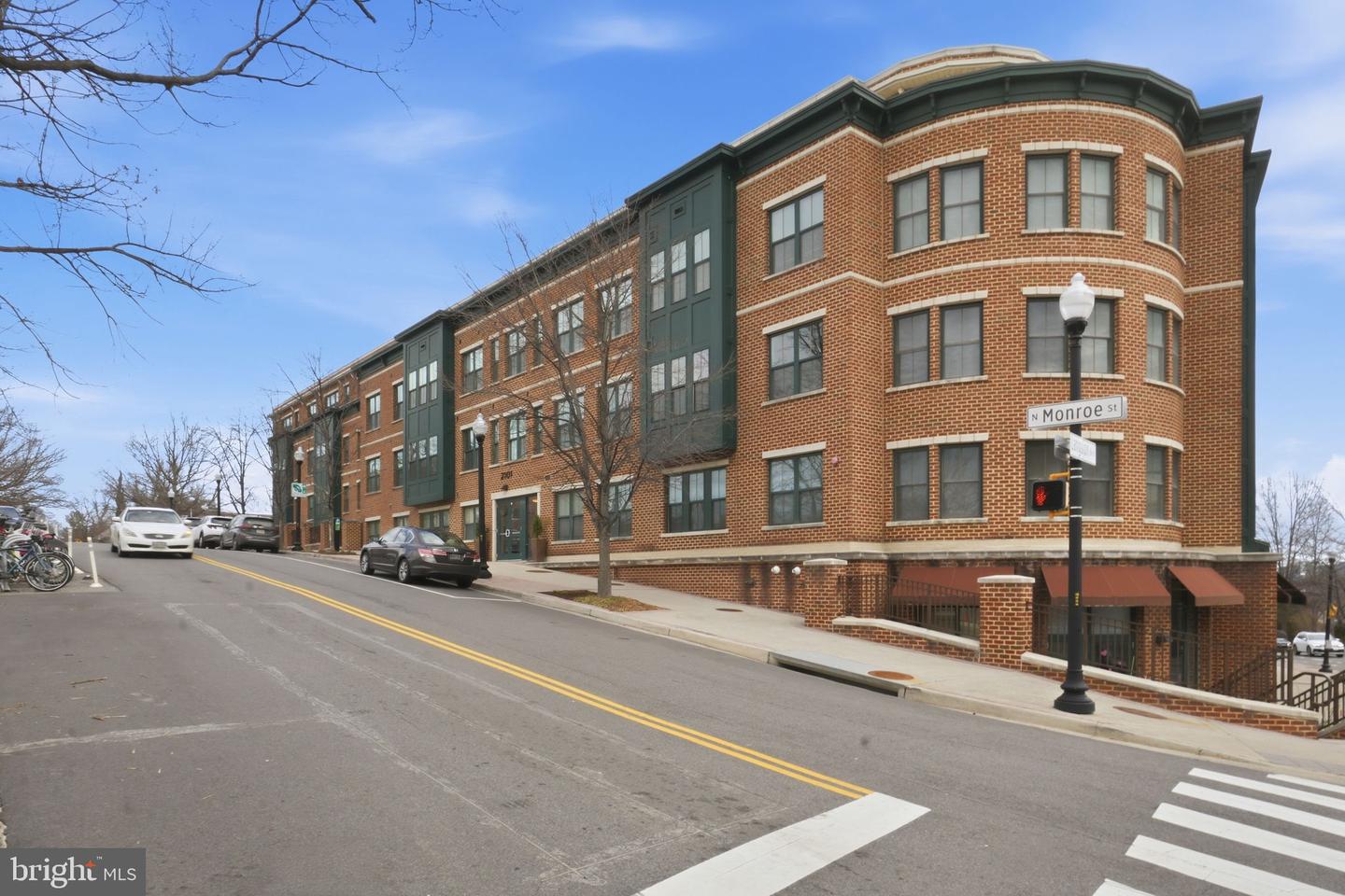 2101 N MONROE ST #201, ARLINGTON, Virginia 22207, 2 Bedrooms Bedrooms, ,2 BathroomsBathrooms,Residential,For sale,2101 N MONROE ST #201,VAAR2068922 MLS # VAAR2068922