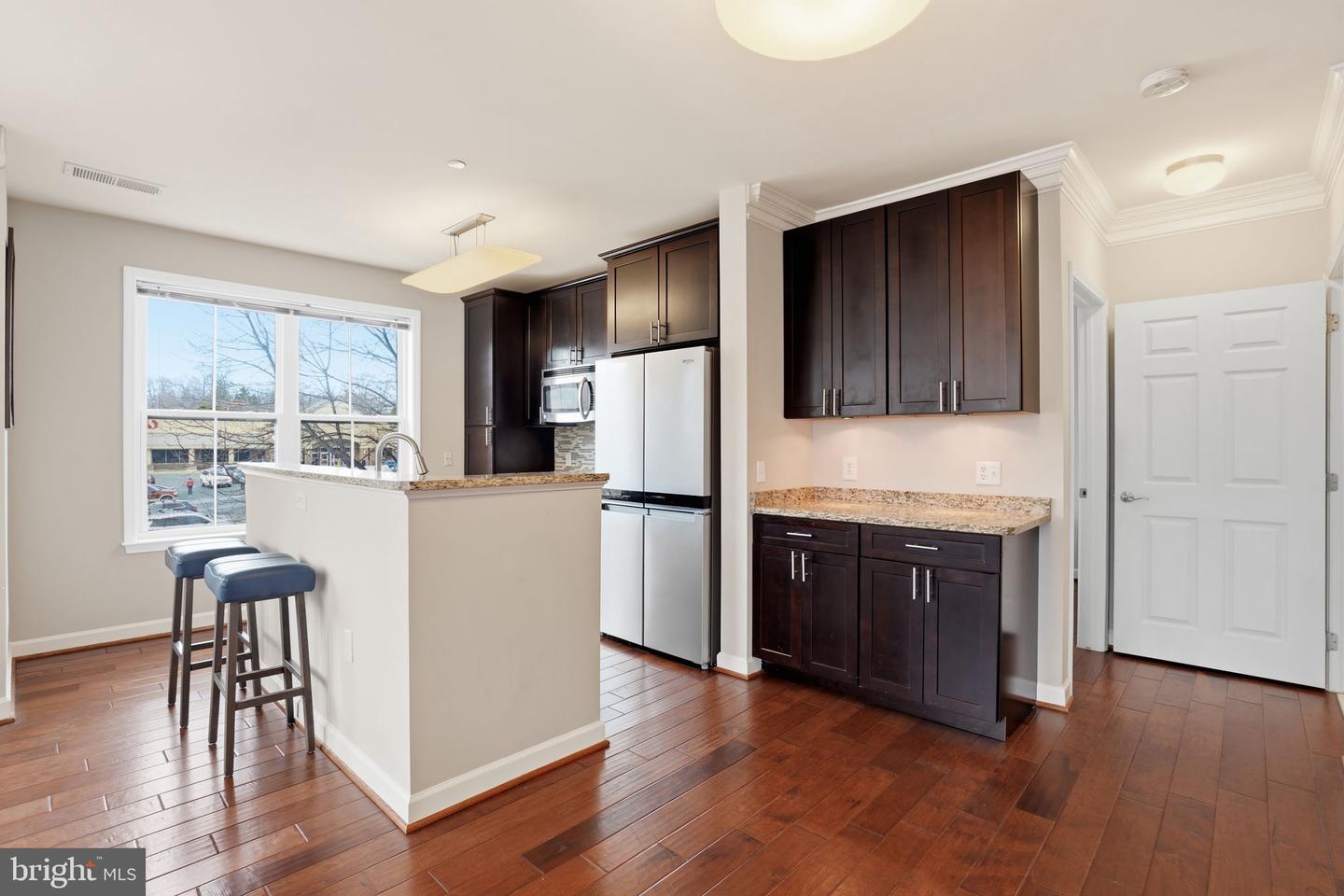 2101 N MONROE ST #201, ARLINGTON, Virginia 22207, 2 Bedrooms Bedrooms, ,2 BathroomsBathrooms,Residential,For sale,2101 N MONROE ST #201,VAAR2068922 MLS # VAAR2068922