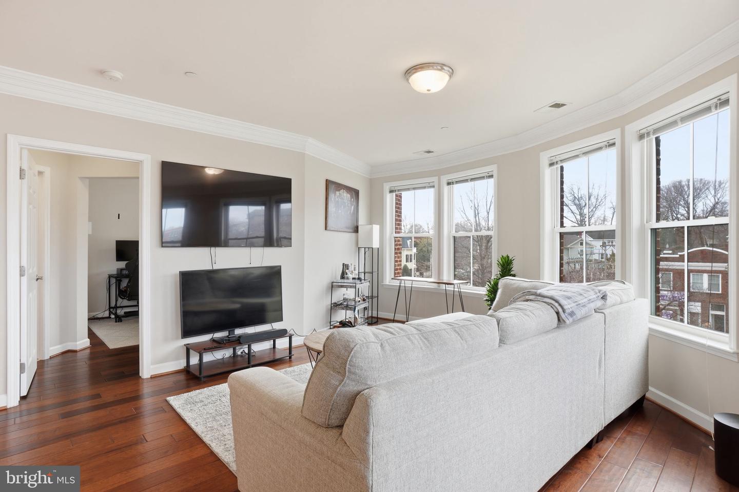 2101 N MONROE ST #201, ARLINGTON, Virginia 22207, 2 Bedrooms Bedrooms, ,2 BathroomsBathrooms,Residential,For sale,2101 N MONROE ST #201,VAAR2068922 MLS # VAAR2068922