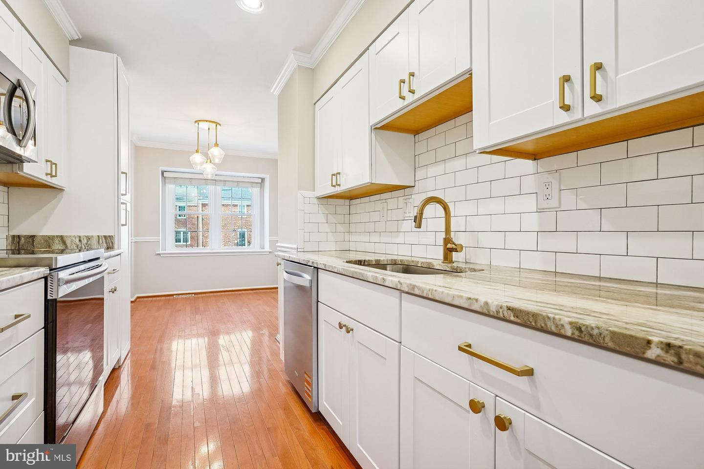 8826 SURVEYORS PL, SPRINGFIELD, Virginia 22152, 3 Bedrooms Bedrooms, ,2 BathroomsBathrooms,Residential,For sale,8826 SURVEYORS PL,VAFX2291214 MLS # VAFX2291214