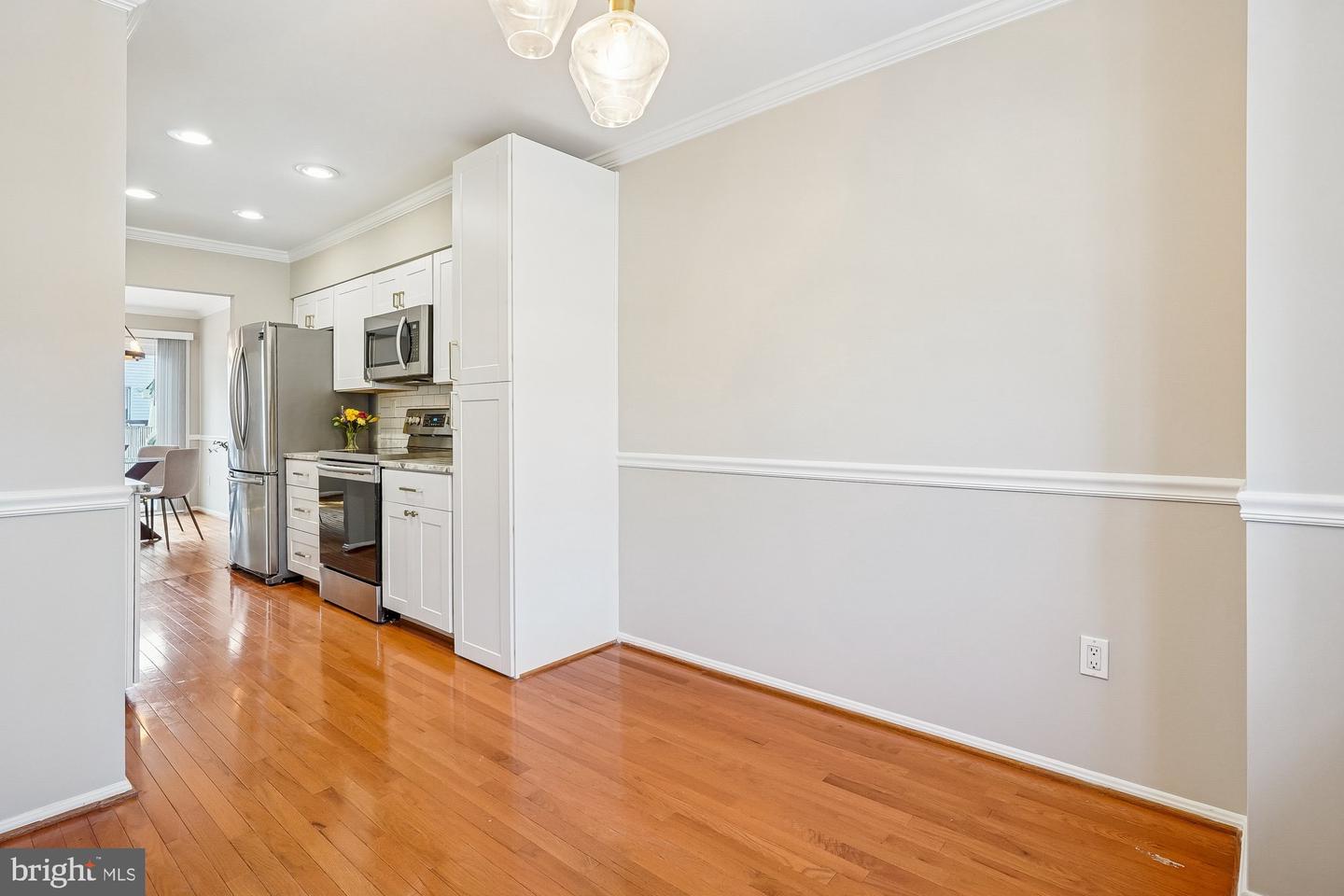 8826 SURVEYORS PL, SPRINGFIELD, Virginia 22152, 3 Bedrooms Bedrooms, ,2 BathroomsBathrooms,Residential,For sale,8826 SURVEYORS PL,VAFX2291214 MLS # VAFX2291214