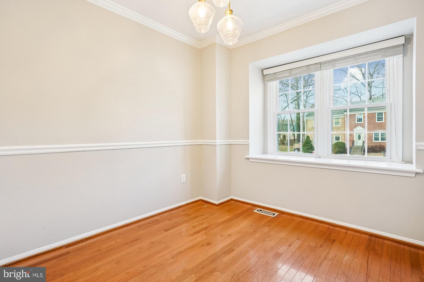 8826 SURVEYORS PL, SPRINGFIELD, Virginia 22152, 3 Bedrooms Bedrooms, ,2 BathroomsBathrooms,Residential,For sale,8826 SURVEYORS PL,VAFX2291214 MLS # VAFX2291214