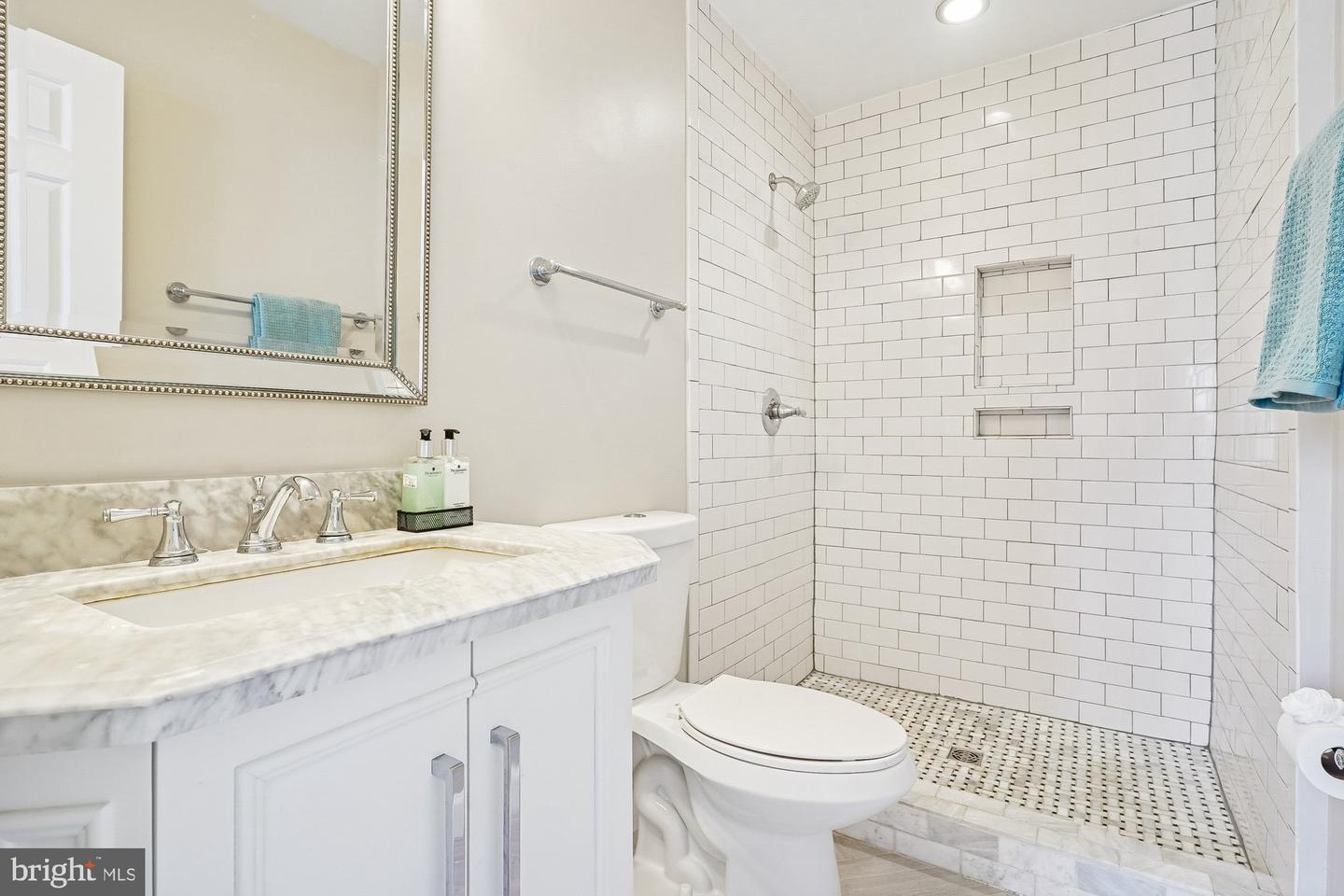 8826 SURVEYORS PL, SPRINGFIELD, Virginia 22152, 3 Bedrooms Bedrooms, ,2 BathroomsBathrooms,Residential,For sale,8826 SURVEYORS PL,VAFX2291214 MLS # VAFX2291214