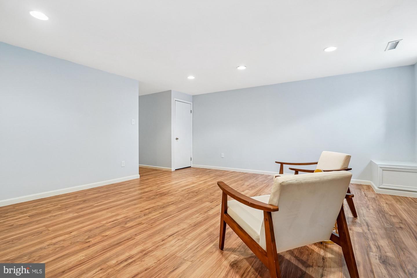 8826 SURVEYORS PL, SPRINGFIELD, Virginia 22152, 3 Bedrooms Bedrooms, ,2 BathroomsBathrooms,Residential,For sale,8826 SURVEYORS PL,VAFX2291214 MLS # VAFX2291214