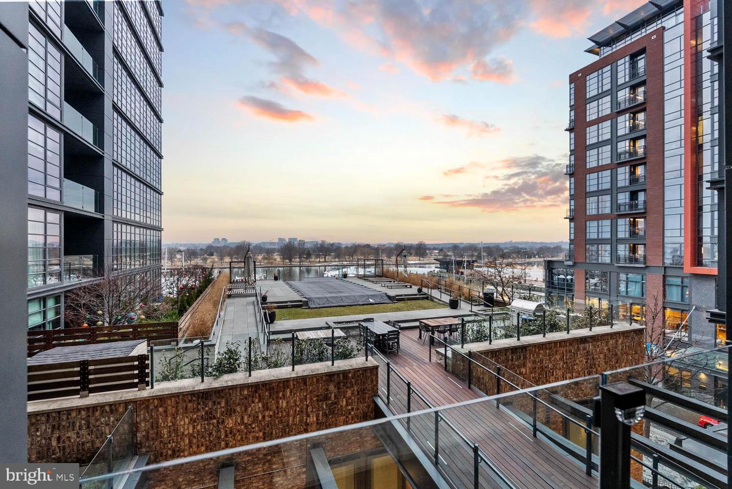 45 SUTTON SQ SW #403, WASHINGTON, District Of Columbia 20024, 3 Bedrooms Bedrooms, ,2 BathroomsBathrooms,Residential,For sale,45 SUTTON SQ SW #403,DCDC2246370 MLS # DCDC2246370