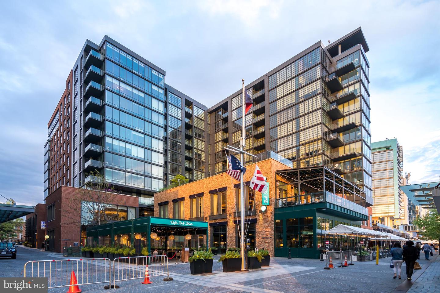 45 SUTTON SQ SW #403, WASHINGTON, District Of Columbia 20024, 3 Bedrooms Bedrooms, ,2 BathroomsBathrooms,Residential,For sale,45 SUTTON SQ SW #403,DCDC2246370 MLS # DCDC2246370