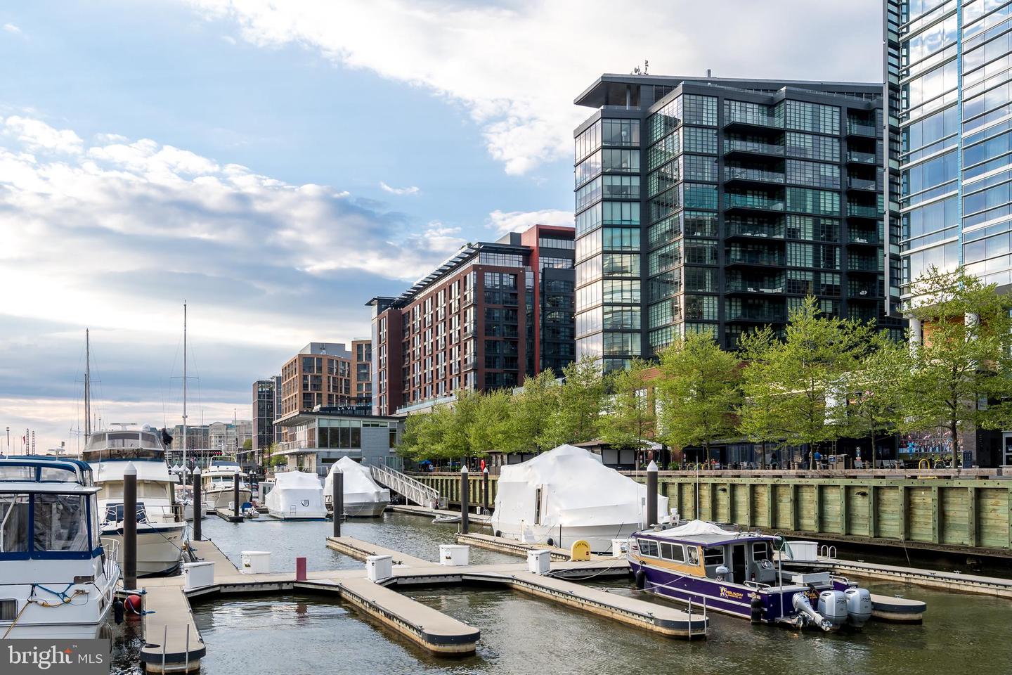 45 SUTTON SQ SW #403, WASHINGTON, District Of Columbia 20024, 3 Bedrooms Bedrooms, ,2 BathroomsBathrooms,Residential,For sale,45 SUTTON SQ SW #403,DCDC2246370 MLS # DCDC2246370