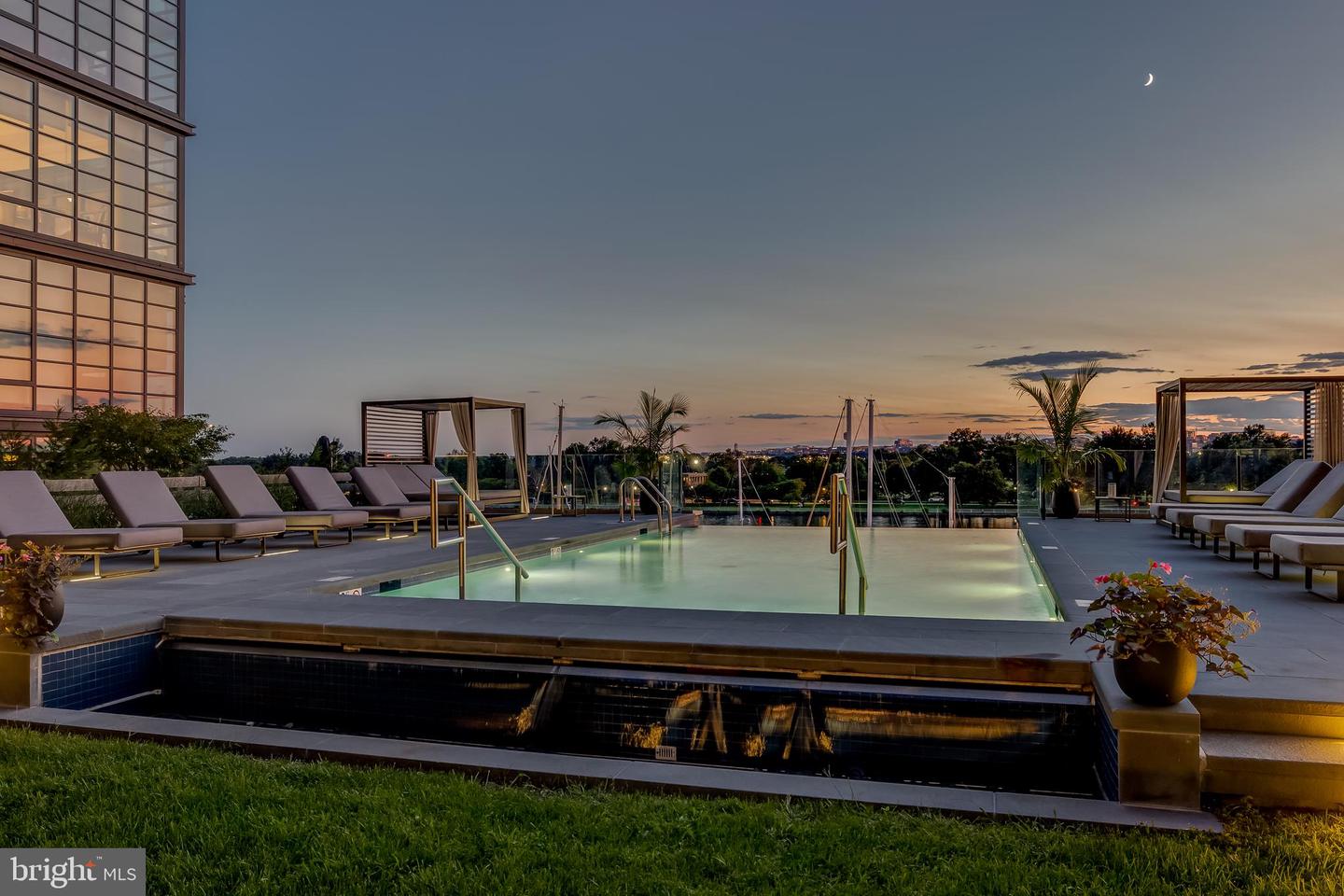 45 SUTTON SQ SW #403, WASHINGTON, District Of Columbia 20024, 3 Bedrooms Bedrooms, ,2 BathroomsBathrooms,Residential,For sale,45 SUTTON SQ SW #403,DCDC2246370 MLS # DCDC2246370