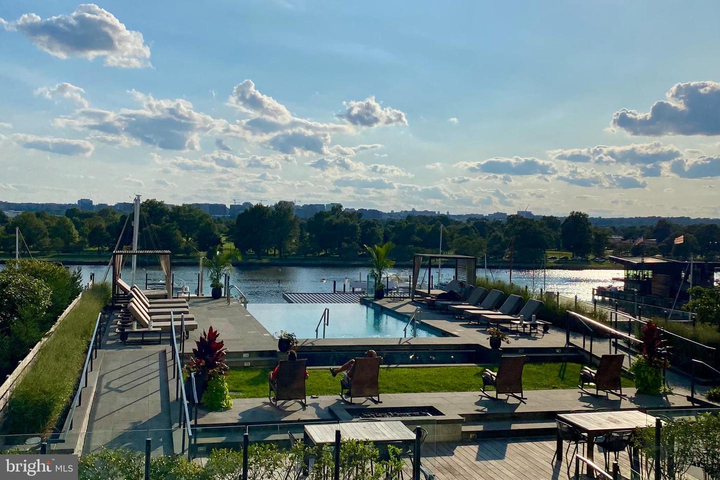 45 SUTTON SQ SW #403, WASHINGTON, District Of Columbia 20024, 3 Bedrooms Bedrooms, ,2 BathroomsBathrooms,Residential,For sale,45 SUTTON SQ SW #403,DCDC2246370 MLS # DCDC2246370