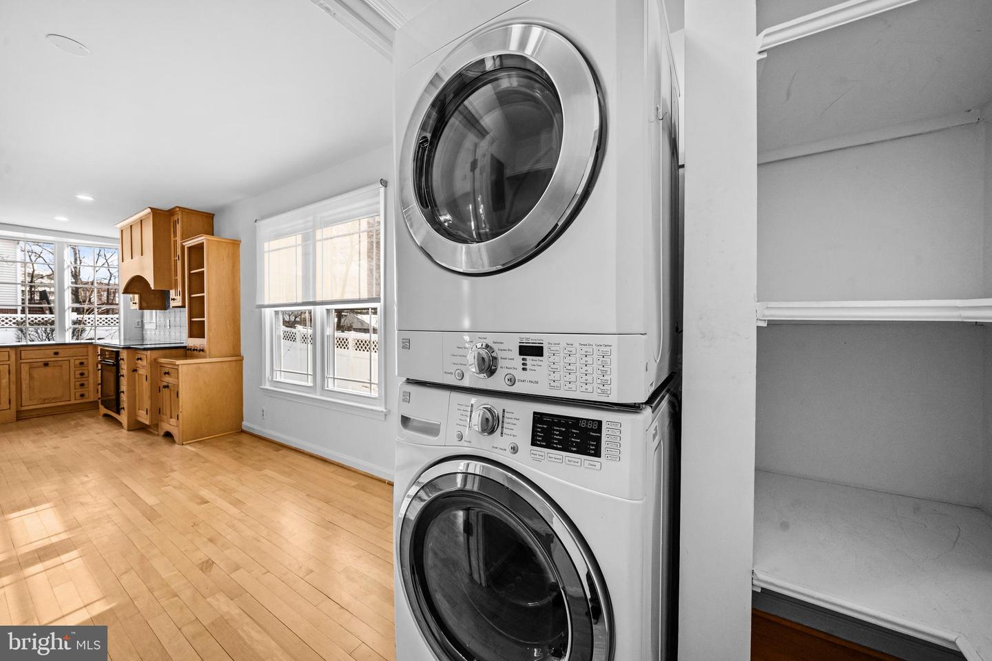 6909 CHELSEA RD, MCLEAN, Virginia 22101, 4 Bedrooms Bedrooms, ,4 BathroomsBathrooms,Residential,For sale,6909 CHELSEA RD,VAFX2291272 MLS # VAFX2291272