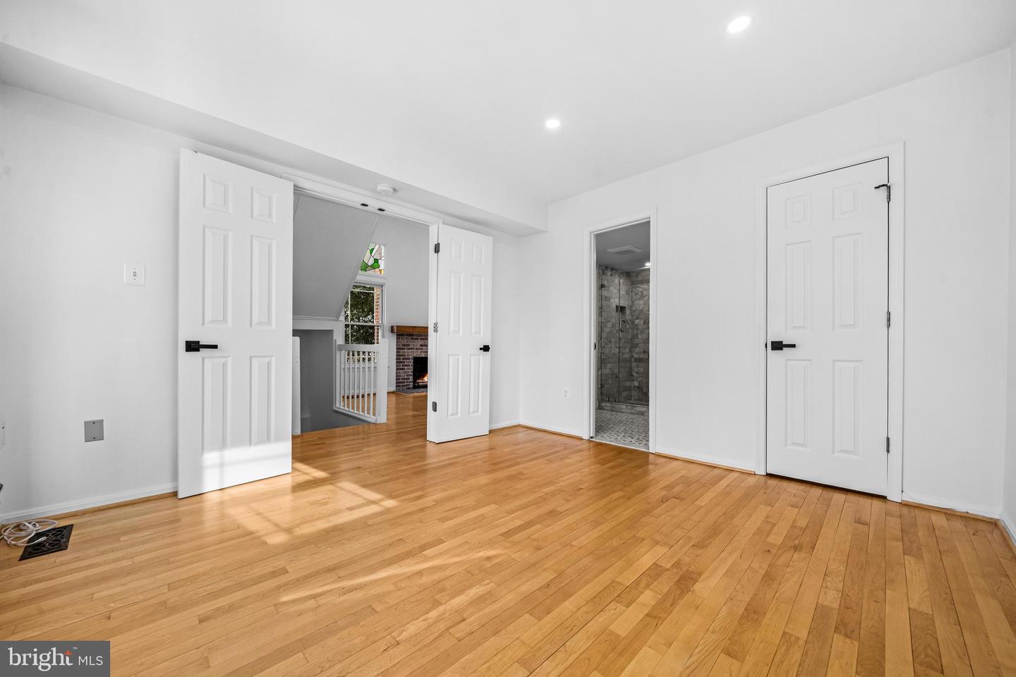 6909 CHELSEA RD, MCLEAN, Virginia 22101, 4 Bedrooms Bedrooms, ,4 BathroomsBathrooms,Residential,For sale,6909 CHELSEA RD,VAFX2291272 MLS # VAFX2291272