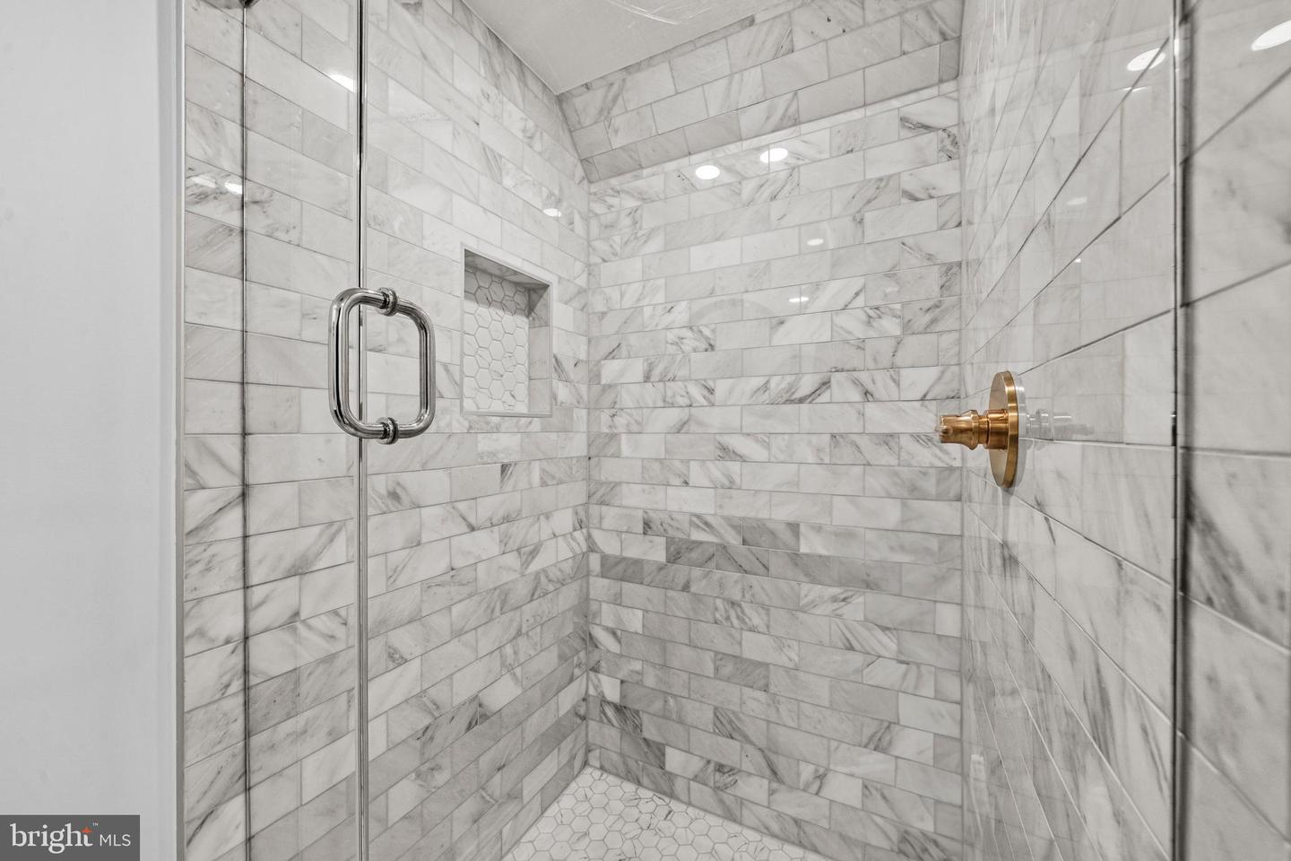 6909 CHELSEA RD, MCLEAN, Virginia 22101, 4 Bedrooms Bedrooms, ,4 BathroomsBathrooms,Residential,For sale,6909 CHELSEA RD,VAFX2291272 MLS # VAFX2291272