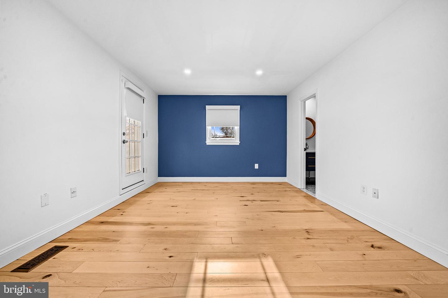 6909 CHELSEA RD, MCLEAN, Virginia 22101, 4 Bedrooms Bedrooms, ,4 BathroomsBathrooms,Residential,For sale,6909 CHELSEA RD,VAFX2291272 MLS # VAFX2291272