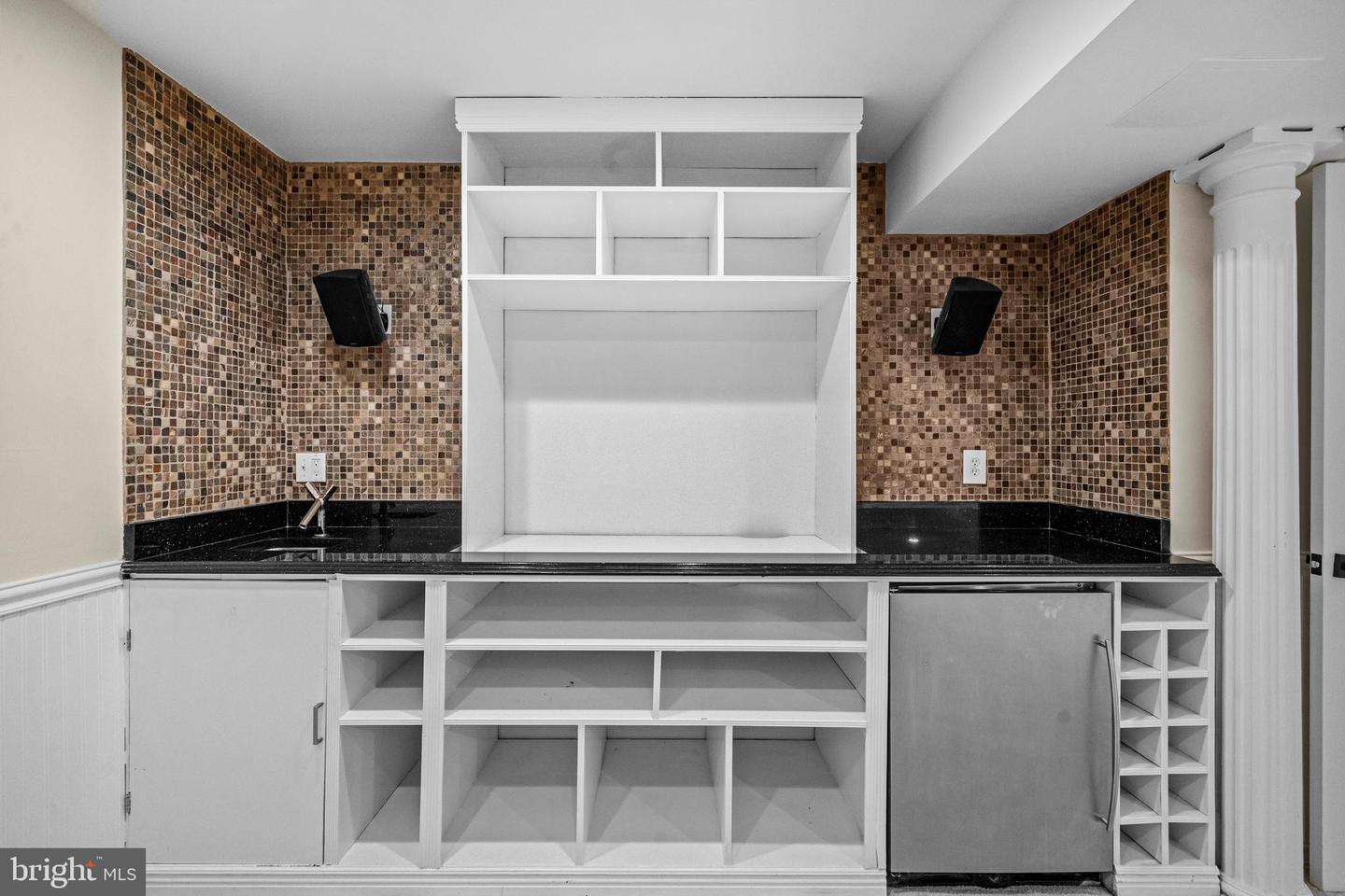 6909 CHELSEA RD, MCLEAN, Virginia 22101, 4 Bedrooms Bedrooms, ,4 BathroomsBathrooms,Residential,For sale,6909 CHELSEA RD,VAFX2291272 MLS # VAFX2291272