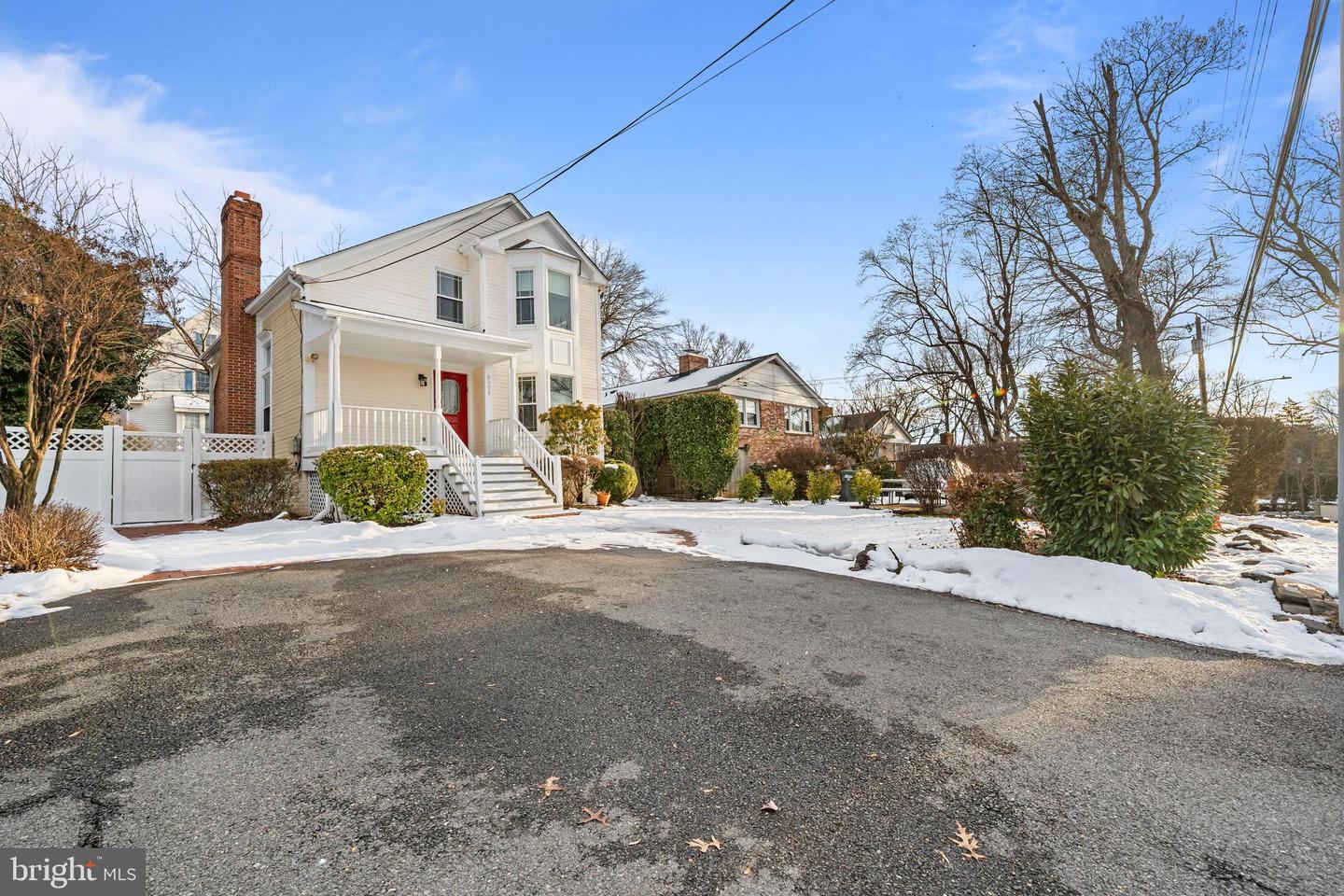 6909 CHELSEA RD, MCLEAN, Virginia 22101, 4 Bedrooms Bedrooms, ,4 BathroomsBathrooms,Residential,For sale,6909 CHELSEA RD,VAFX2291272 MLS # VAFX2291272