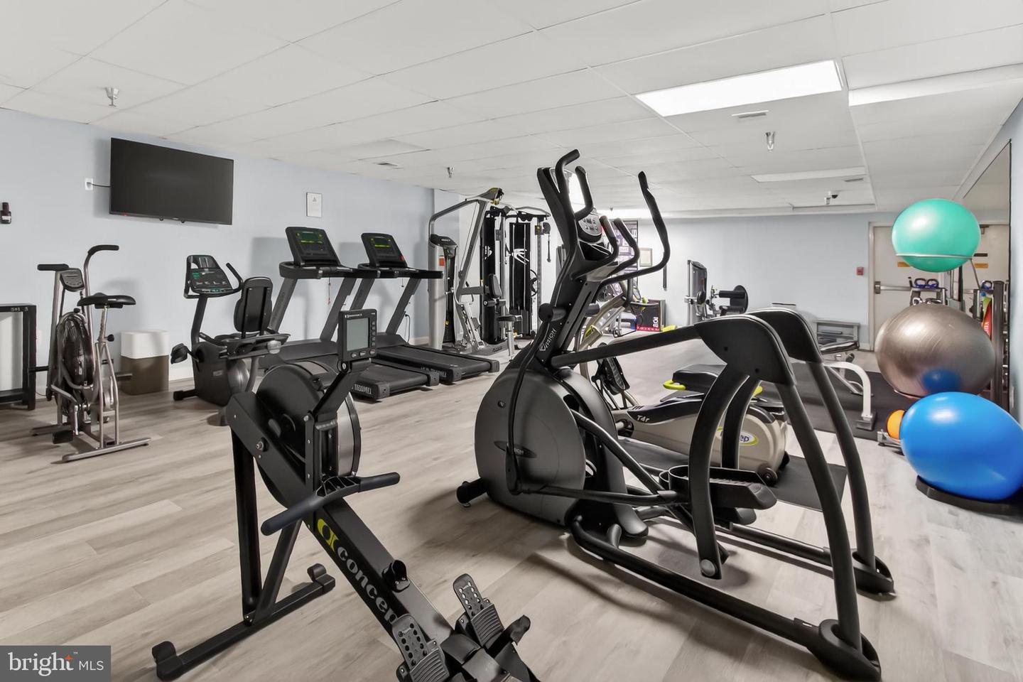 440 BELMONT BAY DR #305, WOODBRIDGE, Virginia 22191, 2 Bedrooms Bedrooms, ,2 BathroomsBathrooms,Residential,For sale,440 BELMONT BAY DR #305,VAPW2112594 MLS # VAPW2112594