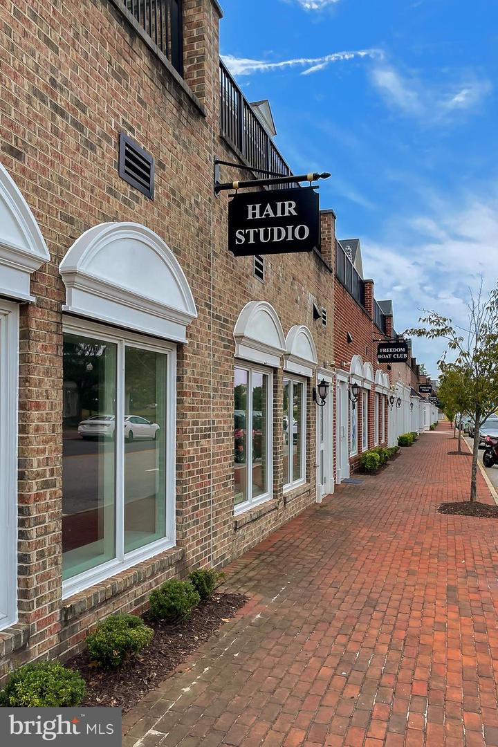 440 BELMONT BAY DR #305, WOODBRIDGE, Virginia 22191, 2 Bedrooms Bedrooms, ,2 BathroomsBathrooms,Residential,For sale,440 BELMONT BAY DR #305,VAPW2112594 MLS # VAPW2112594