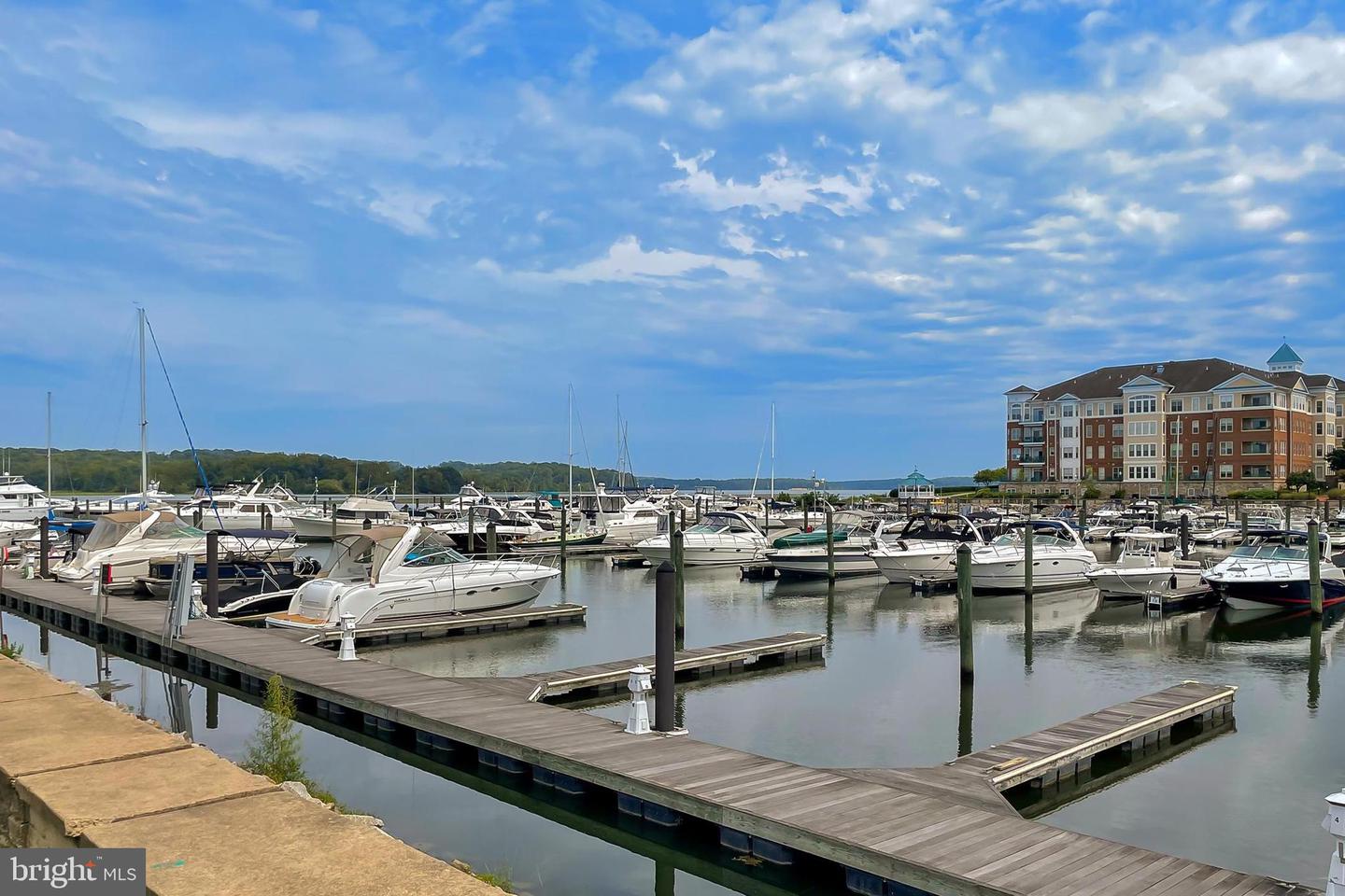 440 BELMONT BAY DR #305, WOODBRIDGE, Virginia 22191, 2 Bedrooms Bedrooms, ,2 BathroomsBathrooms,Residential,For sale,440 BELMONT BAY DR #305,VAPW2112594 MLS # VAPW2112594