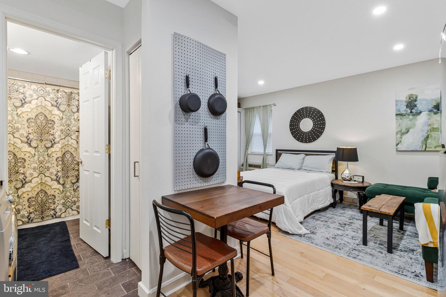 1900 15TH ST NW #4, WASHINGTON, District Of Columbia 20009, ,1 BathroomBathrooms,Residential,For sale,1900 15TH ST NW #4,DCDC2246476 MLS # DCDC2246476