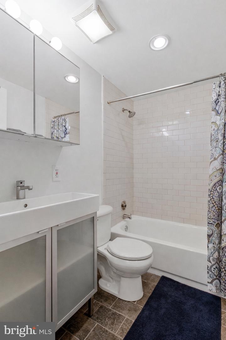 1900 15TH ST NW #4, WASHINGTON, District Of Columbia 20009, ,1 BathroomBathrooms,Residential,For sale,1900 15TH ST NW #4,DCDC2246476 MLS # DCDC2246476