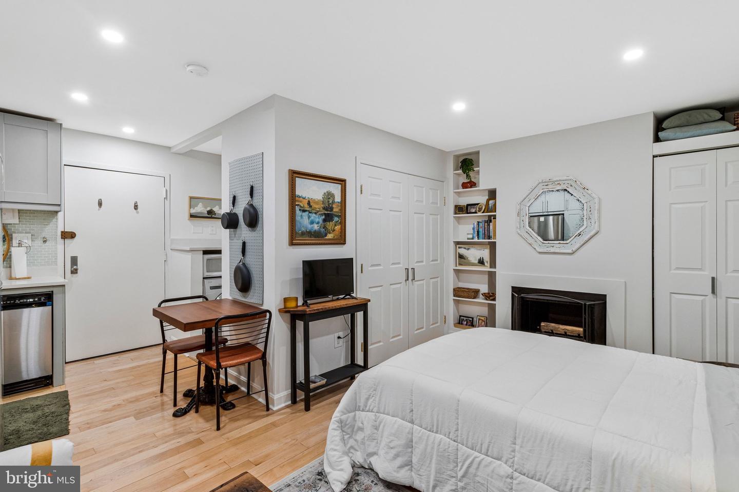 1900 15TH ST NW #4, WASHINGTON, District Of Columbia 20009, ,1 BathroomBathrooms,Residential,For sale,1900 15TH ST NW #4,DCDC2246476 MLS # DCDC2246476