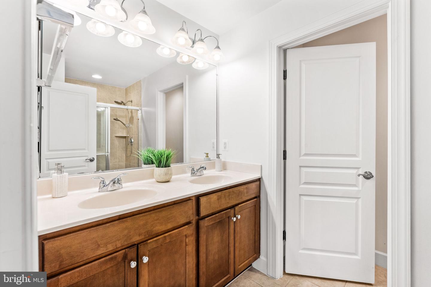 6262 SUMMIT POINT CT, ALEXANDRIA, Virginia 22310, 3 Bedrooms Bedrooms, ,2 BathroomsBathrooms,Residential,For sale,6262 SUMMIT POINT CT,VAFX2291410 MLS # VAFX2291410