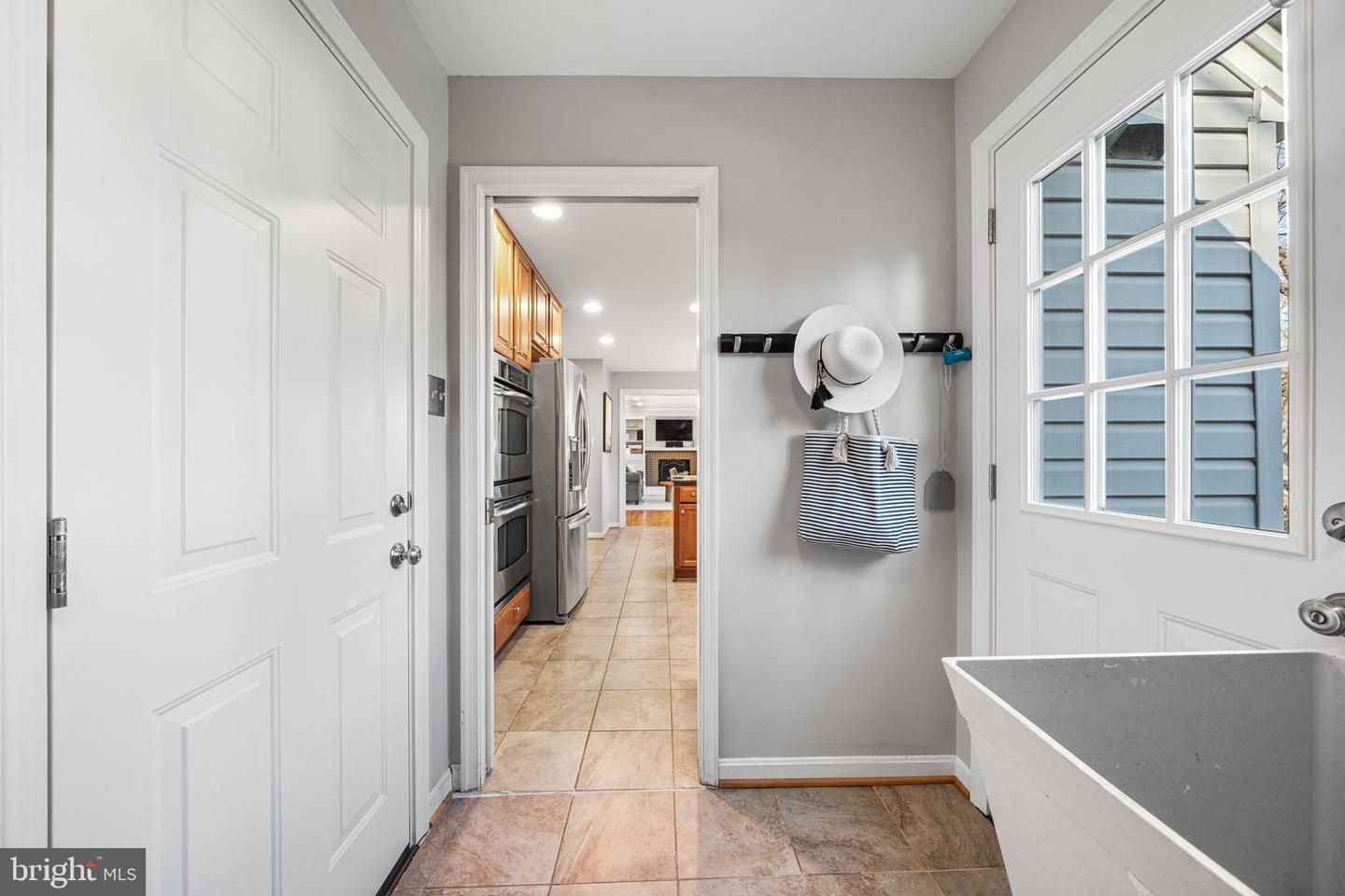 2613 LEMONTREE LN, VIENNA, Virginia 22181, 4 Bedrooms Bedrooms, ,2 BathroomsBathrooms,Residential,For sale,2613 LEMONTREE LN,VAFX2291464 MLS # VAFX2291464