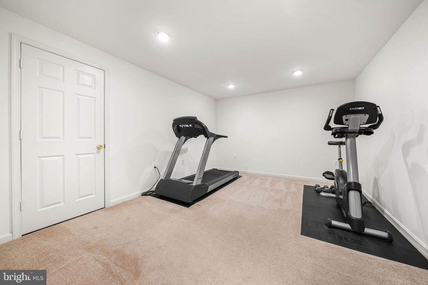 2613 LEMONTREE LN, VIENNA, Virginia 22181, 4 Bedrooms Bedrooms, ,2 BathroomsBathrooms,Residential,For sale,2613 LEMONTREE LN,VAFX2291464 MLS # VAFX2291464