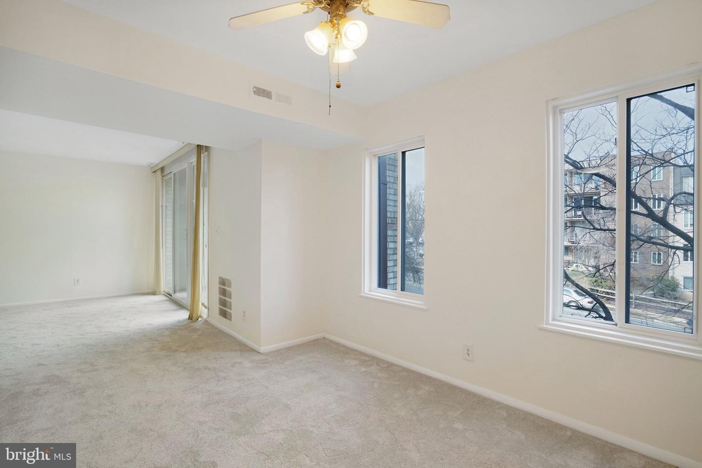 5020 7TH RD S #102, ARLINGTON, Virginia 22204, 2 Bedrooms Bedrooms, ,1 BathroomBathrooms,Residential,For sale,5020 7TH RD S #102,VAAR2069002 MLS # VAAR2069002