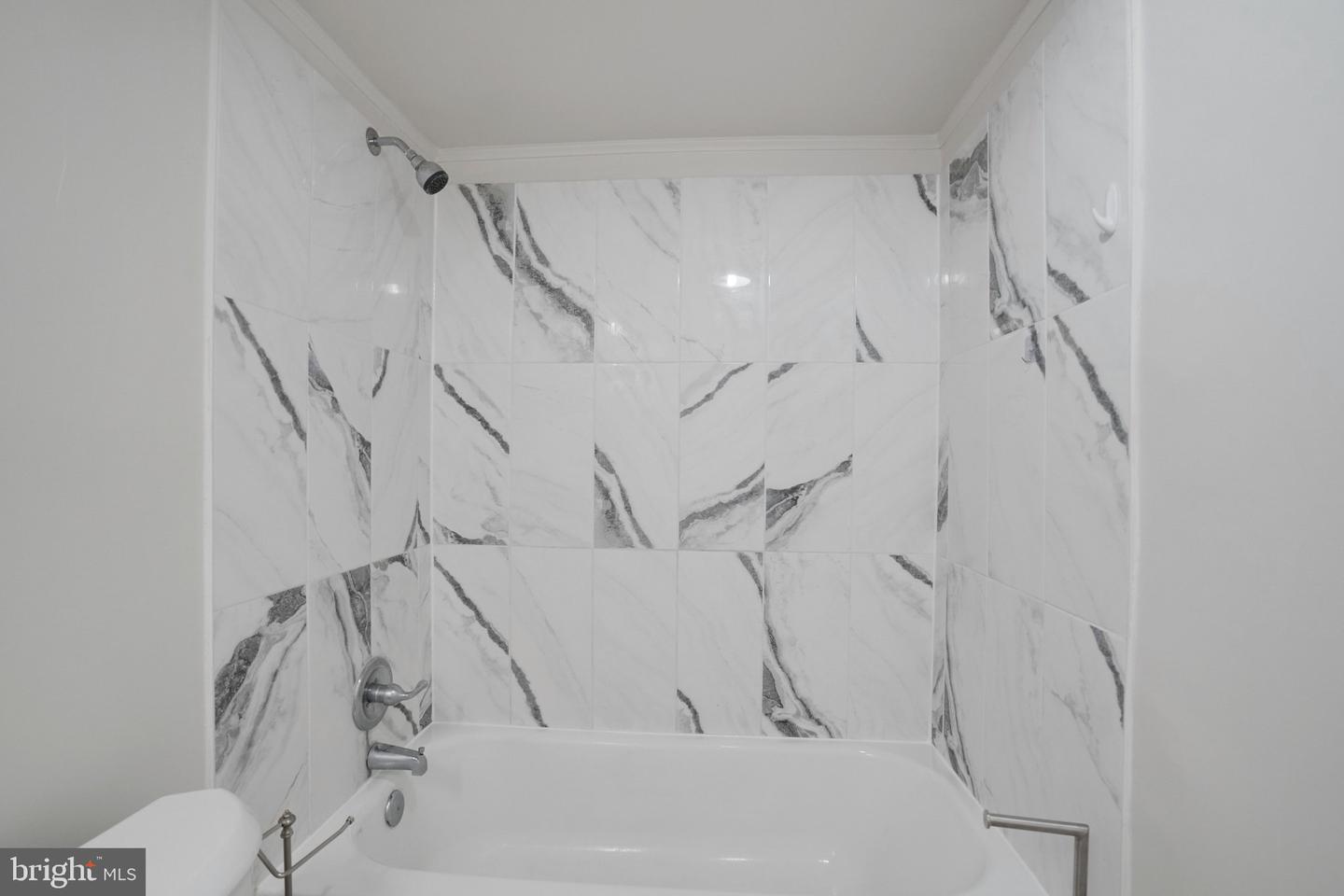 5020 7TH RD S #102, ARLINGTON, Virginia 22204, 2 Bedrooms Bedrooms, ,1 BathroomBathrooms,Residential,For sale,5020 7TH RD S #102,VAAR2069002 MLS # VAAR2069002