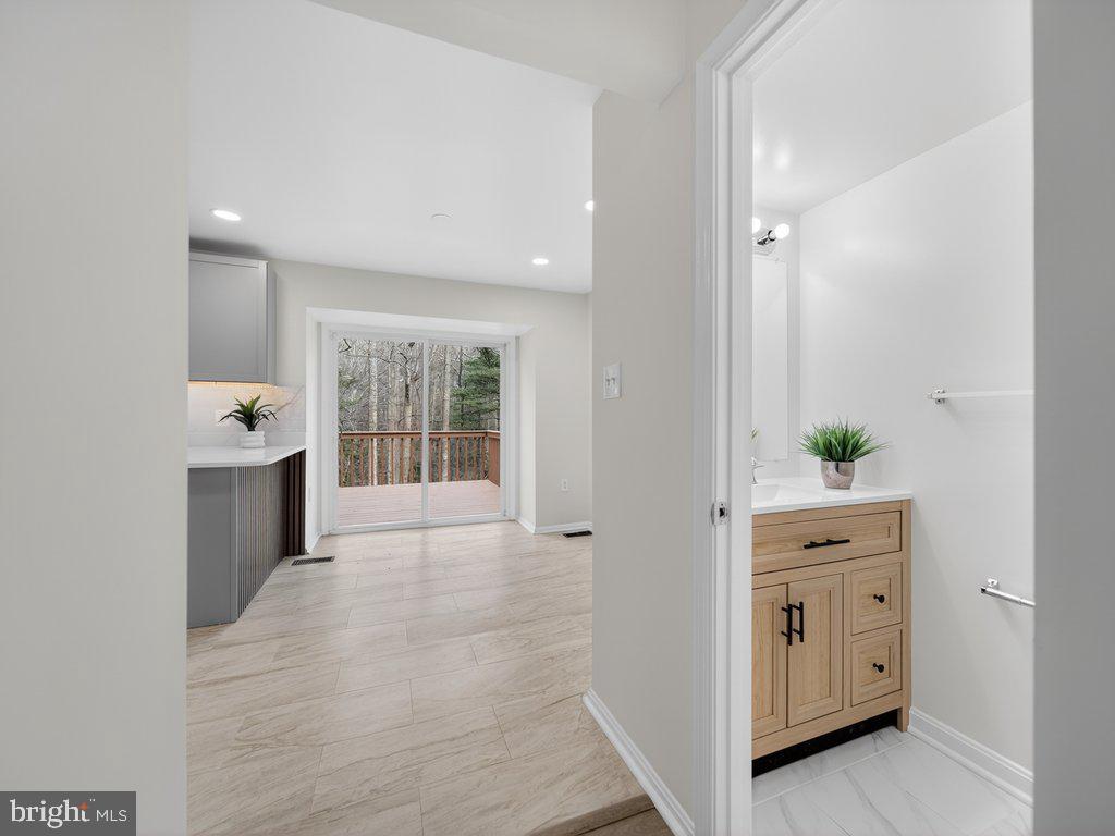 10278 COLONY PARK DR, FAIRFAX, Virginia 22032, 3 Bedrooms Bedrooms, ,3 BathroomsBathrooms,Residential,For sale,10278 COLONY PARK DR,VAFX2291472 MLS # VAFX2291472