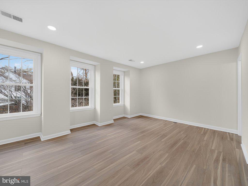 10278 COLONY PARK DR, FAIRFAX, Virginia 22032, 3 Bedrooms Bedrooms, ,3 BathroomsBathrooms,Residential,For sale,10278 COLONY PARK DR,VAFX2291472 MLS # VAFX2291472