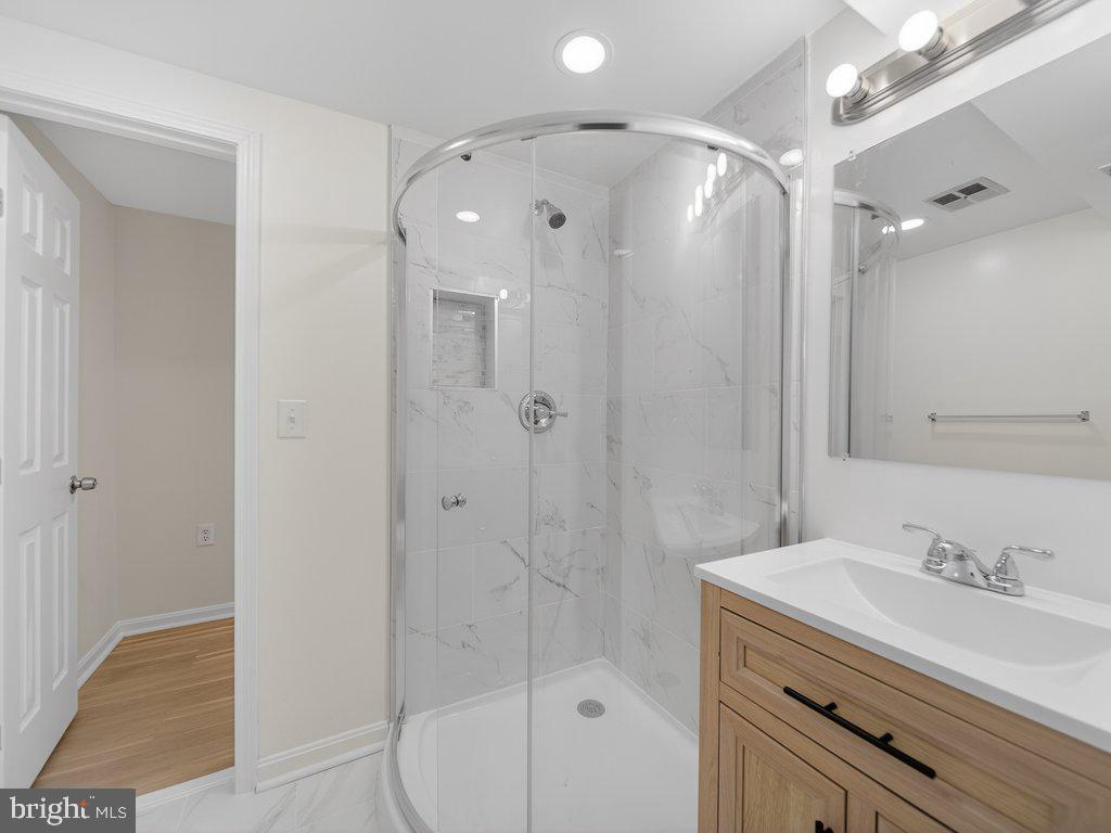 10278 COLONY PARK DR, FAIRFAX, Virginia 22032, 3 Bedrooms Bedrooms, ,3 BathroomsBathrooms,Residential,For sale,10278 COLONY PARK DR,VAFX2291472 MLS # VAFX2291472