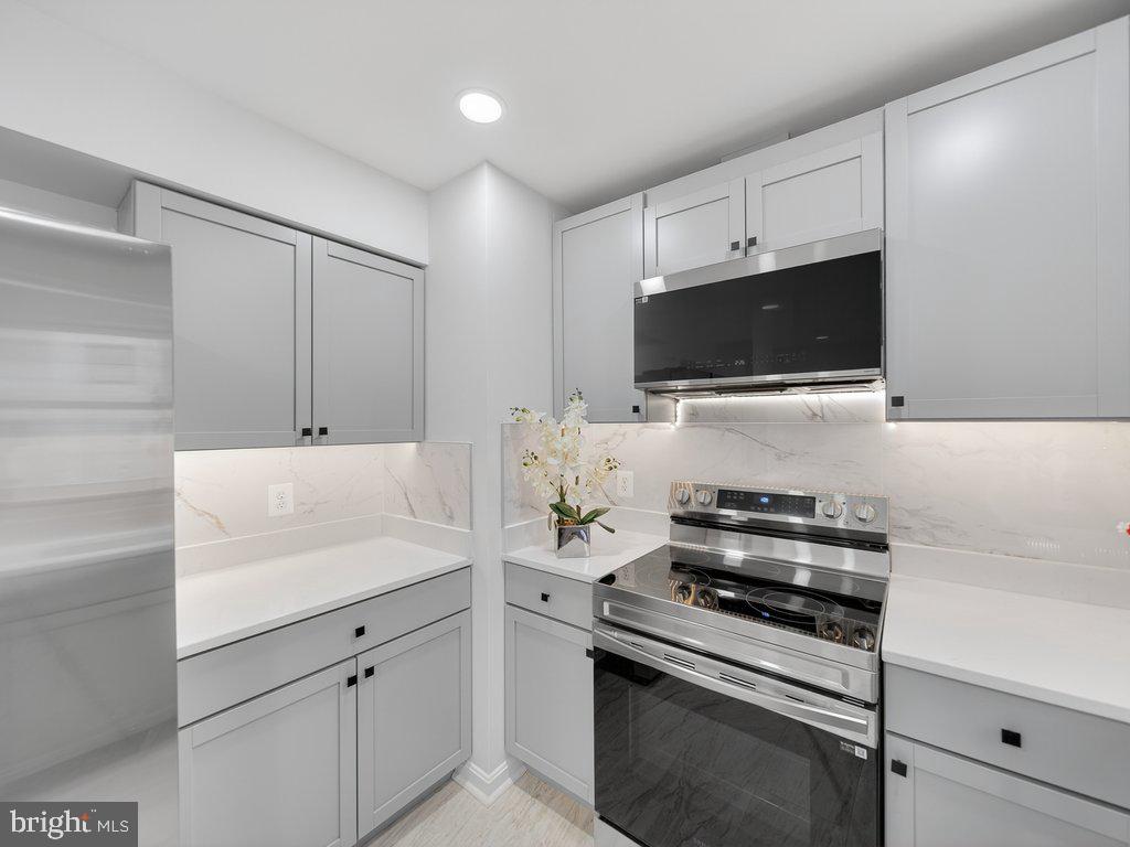 10278 COLONY PARK DR, FAIRFAX, Virginia 22032, 3 Bedrooms Bedrooms, ,3 BathroomsBathrooms,Residential,For sale,10278 COLONY PARK DR,VAFX2291472 MLS # VAFX2291472