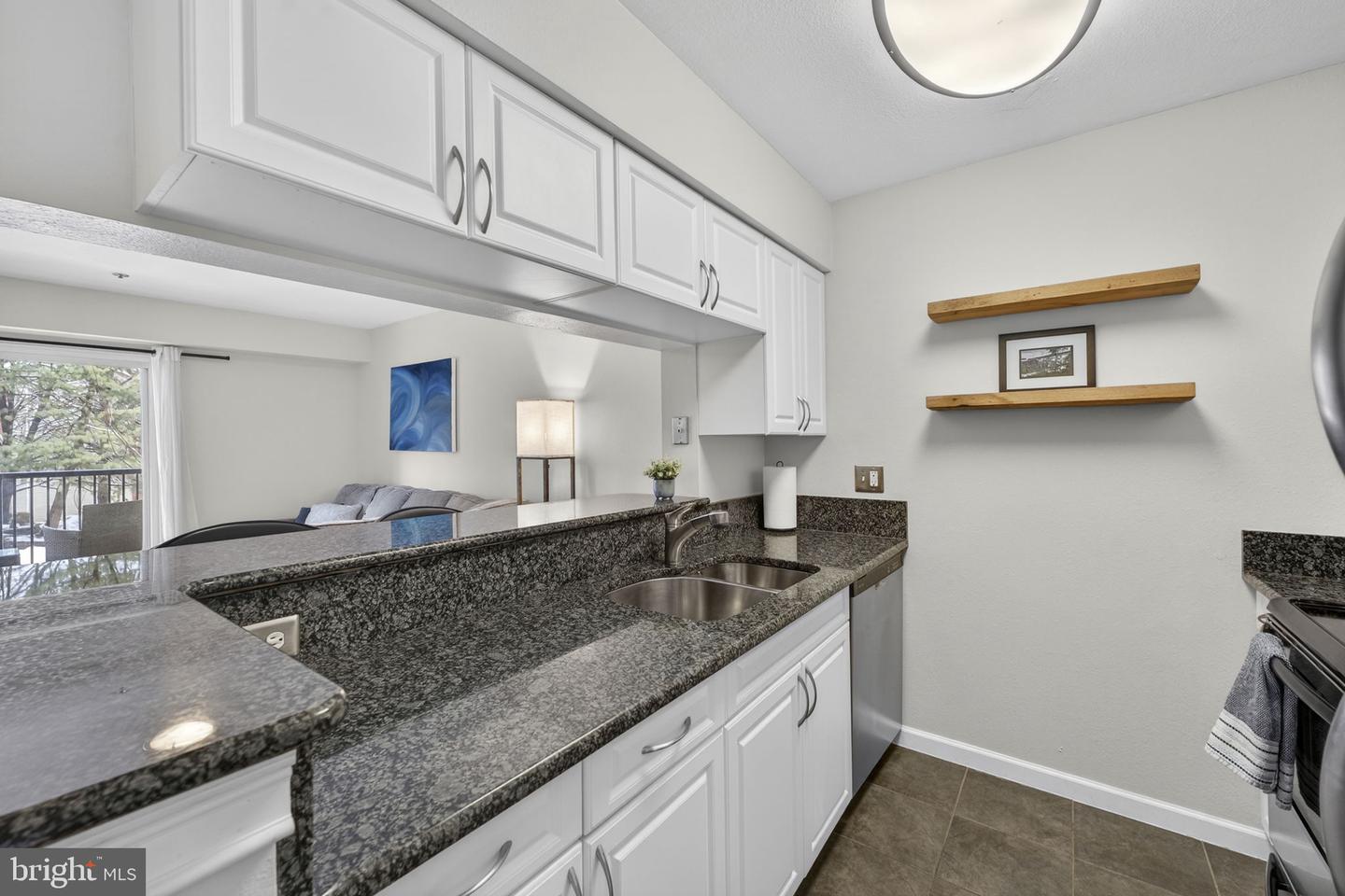 3313 WYNDHAM CIR #2210, ALEXANDRIA, Virginia 22302, 1 Bedroom Bedrooms, ,1 BathroomBathrooms,Residential,For sale,3313 WYNDHAM CIR #2210,VAAX2054264 MLS # VAAX2054264