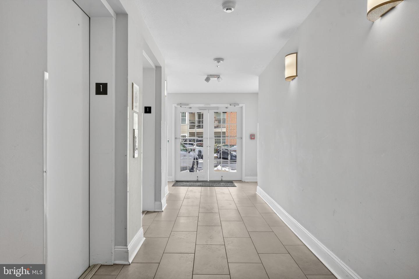 3313 WYNDHAM CIR #2210, ALEXANDRIA, Virginia 22302, 1 Bedroom Bedrooms, ,1 BathroomBathrooms,Residential,For sale,3313 WYNDHAM CIR #2210,VAAX2054264 MLS # VAAX2054264