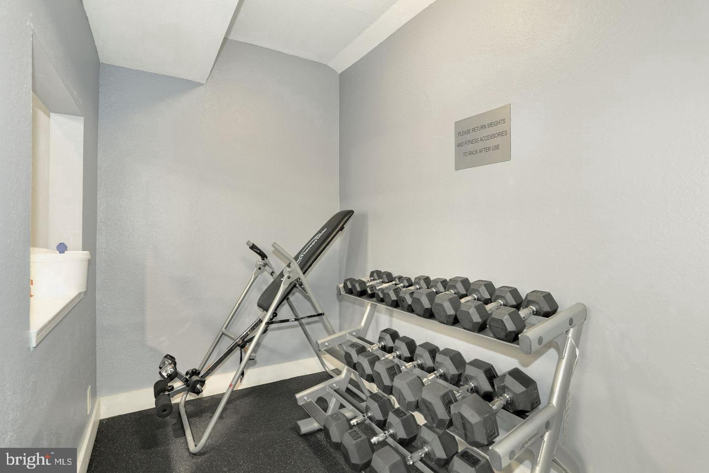 3313 WYNDHAM CIR #2210, ALEXANDRIA, Virginia 22302, 1 Bedroom Bedrooms, ,1 BathroomBathrooms,Residential,For sale,3313 WYNDHAM CIR #2210,VAAX2054264 MLS # VAAX2054264