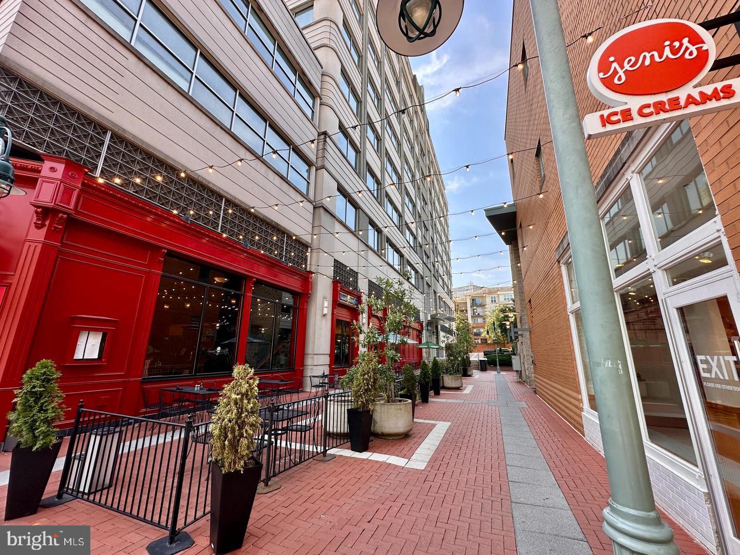 3313 WYNDHAM CIR #2210, ALEXANDRIA, Virginia 22302, 1 Bedroom Bedrooms, ,1 BathroomBathrooms,Residential,For sale,3313 WYNDHAM CIR #2210,VAAX2054264 MLS # VAAX2054264