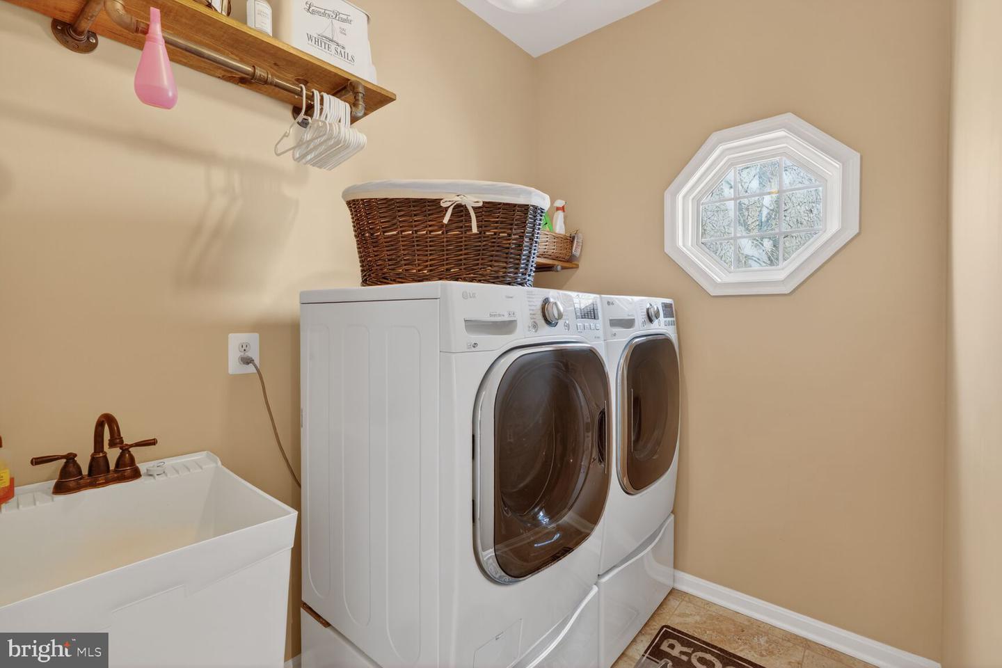 9540 5TH PL, LORTON, Virginia 22079, 4 Bedrooms Bedrooms, ,4 BathroomsBathrooms,Residential,For sale,9540 5TH PL,VAFX2291558 MLS # VAFX2291558