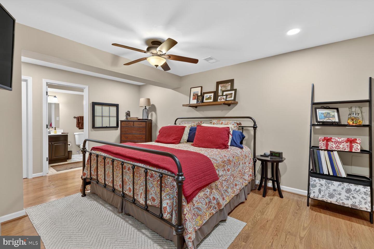 9540 5TH PL, LORTON, Virginia 22079, 4 Bedrooms Bedrooms, ,4 BathroomsBathrooms,Residential,For sale,9540 5TH PL,VAFX2291558 MLS # VAFX2291558