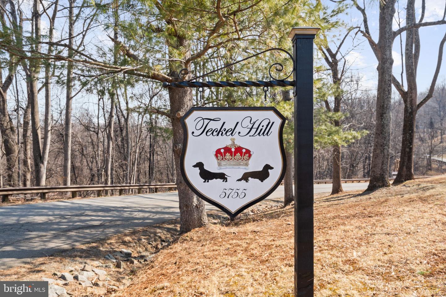 5755 HUNTON WOOD DR, BROAD RUN, Virginia 20137, 4 Bedrooms Bedrooms, ,3 BathroomsBathrooms,Residential,For sale,5755 HUNTON WOOD DR,VAFQ2020600 MLS # VAFQ2020600