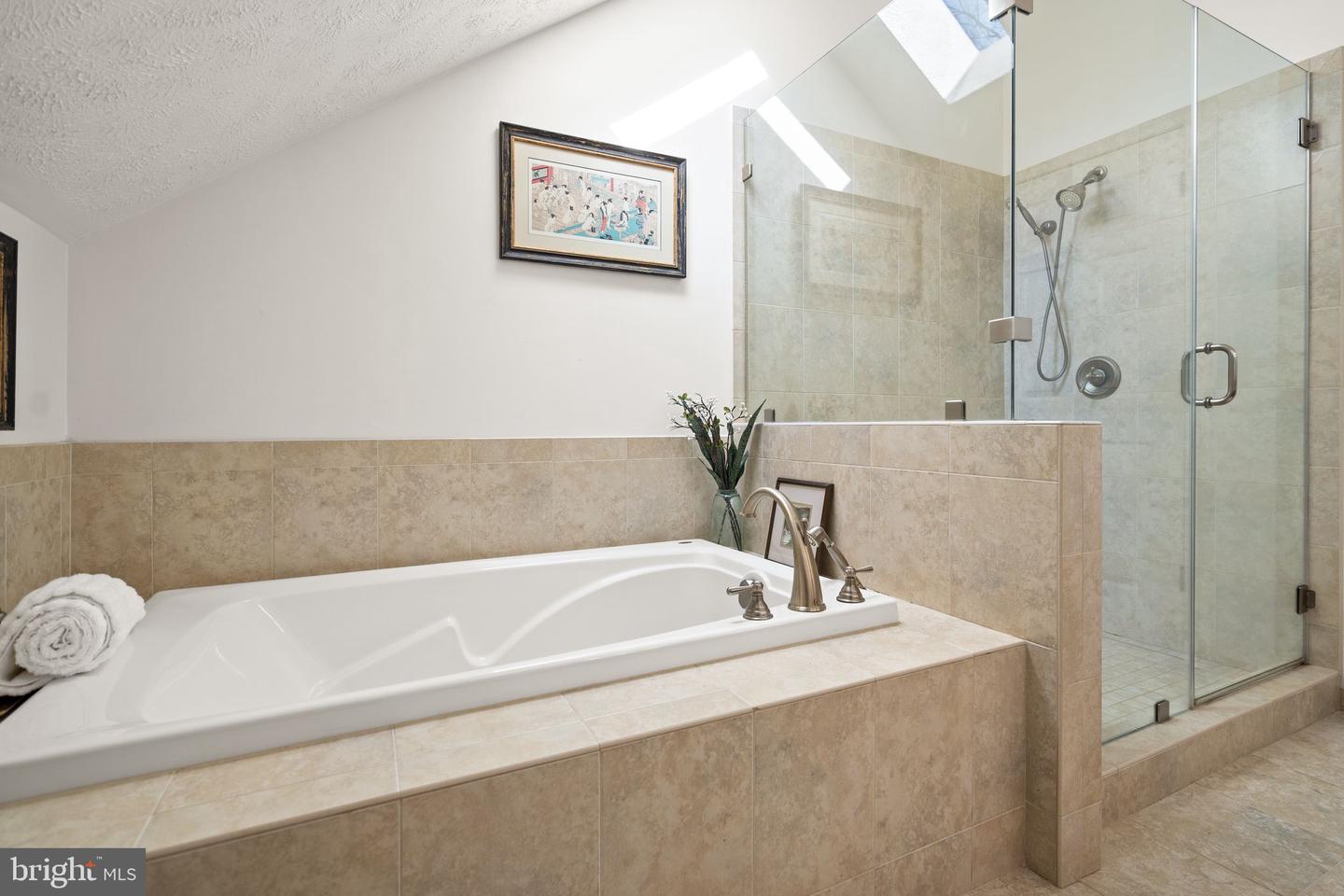 5755 HUNTON WOOD DR, BROAD RUN, Virginia 20137, 4 Bedrooms Bedrooms, ,3 BathroomsBathrooms,Residential,For sale,5755 HUNTON WOOD DR,VAFQ2020600 MLS # VAFQ2020600