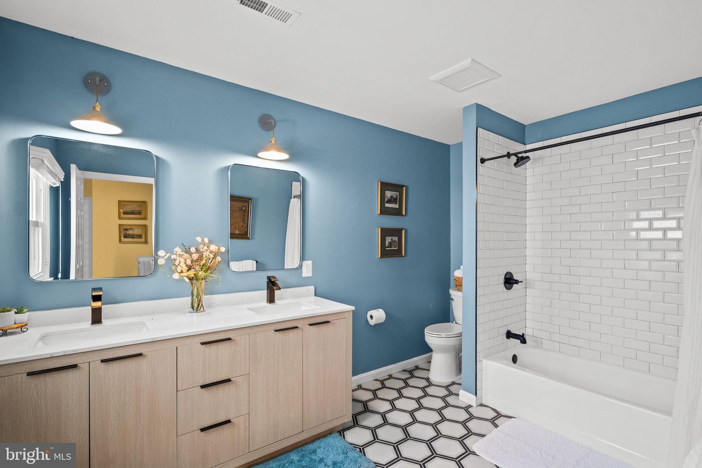 5755 HUNTON WOOD DR, BROAD RUN, Virginia 20137, 4 Bedrooms Bedrooms, ,3 BathroomsBathrooms,Residential,For sale,5755 HUNTON WOOD DR,VAFQ2020600 MLS # VAFQ2020600