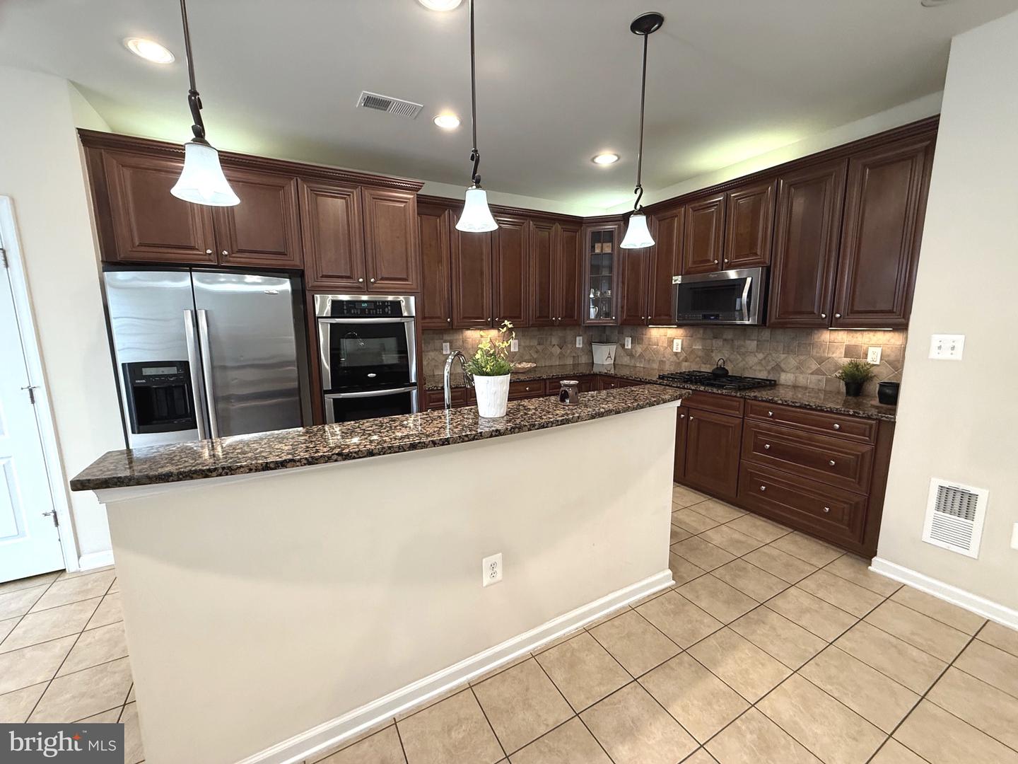 19410 FRONT ST, LEESBURG, Virginia 20176, 5 Bedrooms Bedrooms, ,4 BathroomsBathrooms,Residential,For sale,19410 FRONT ST,VALO2116176 MLS # VALO2116176