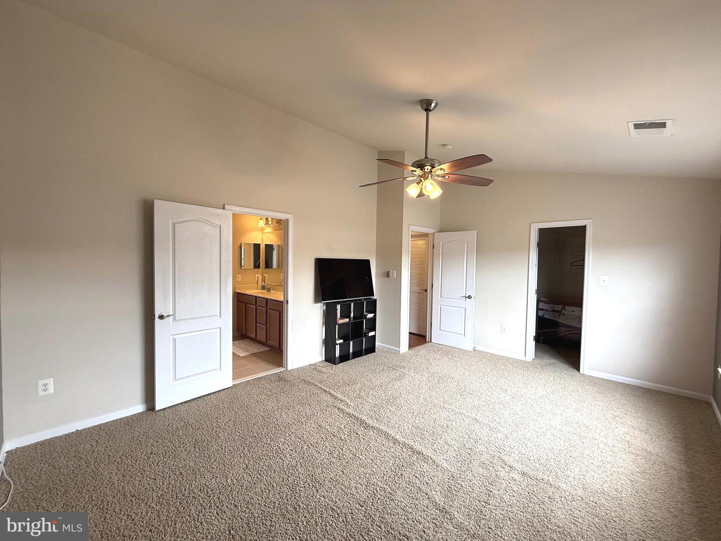 19410 FRONT ST, LEESBURG, Virginia 20176, 5 Bedrooms Bedrooms, ,4 BathroomsBathrooms,Residential,For sale,19410 FRONT ST,VALO2116176 MLS # VALO2116176