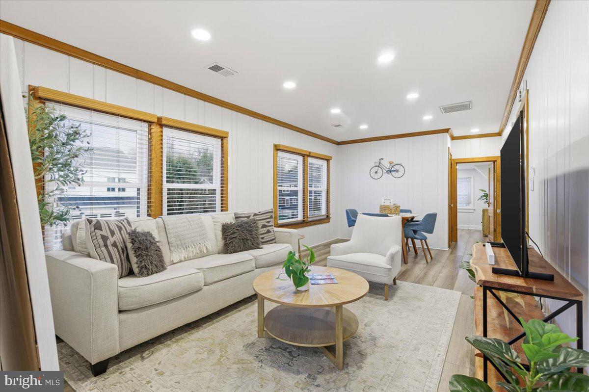 1023 19TH ST S, ARLINGTON, Virginia 22202, 4 Bedrooms Bedrooms, ,2 BathroomsBathrooms,Residential,For sale,1023 19TH ST S,VAAR2069034 MLS # VAAR2069034