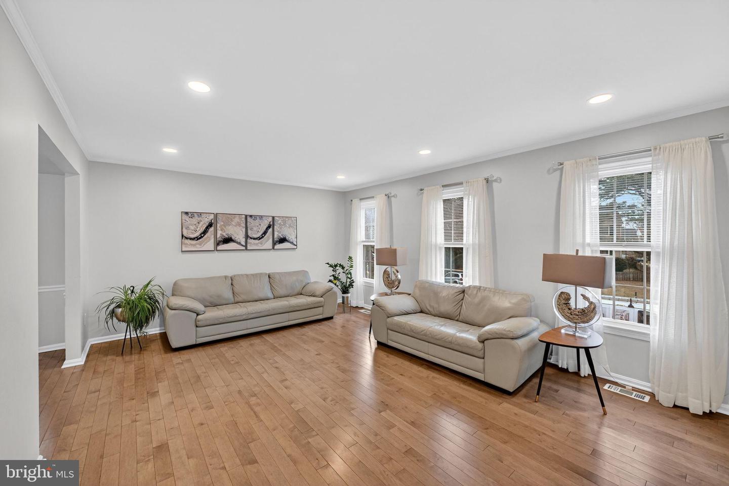 711 CAMPBELL WAY, HERNDON, Virginia 20170, 4 Bedrooms Bedrooms, 10 Rooms Rooms,3 BathroomsBathrooms,Residential,For sale,711 CAMPBELL WAY,VAFX2291668 MLS # VAFX2291668