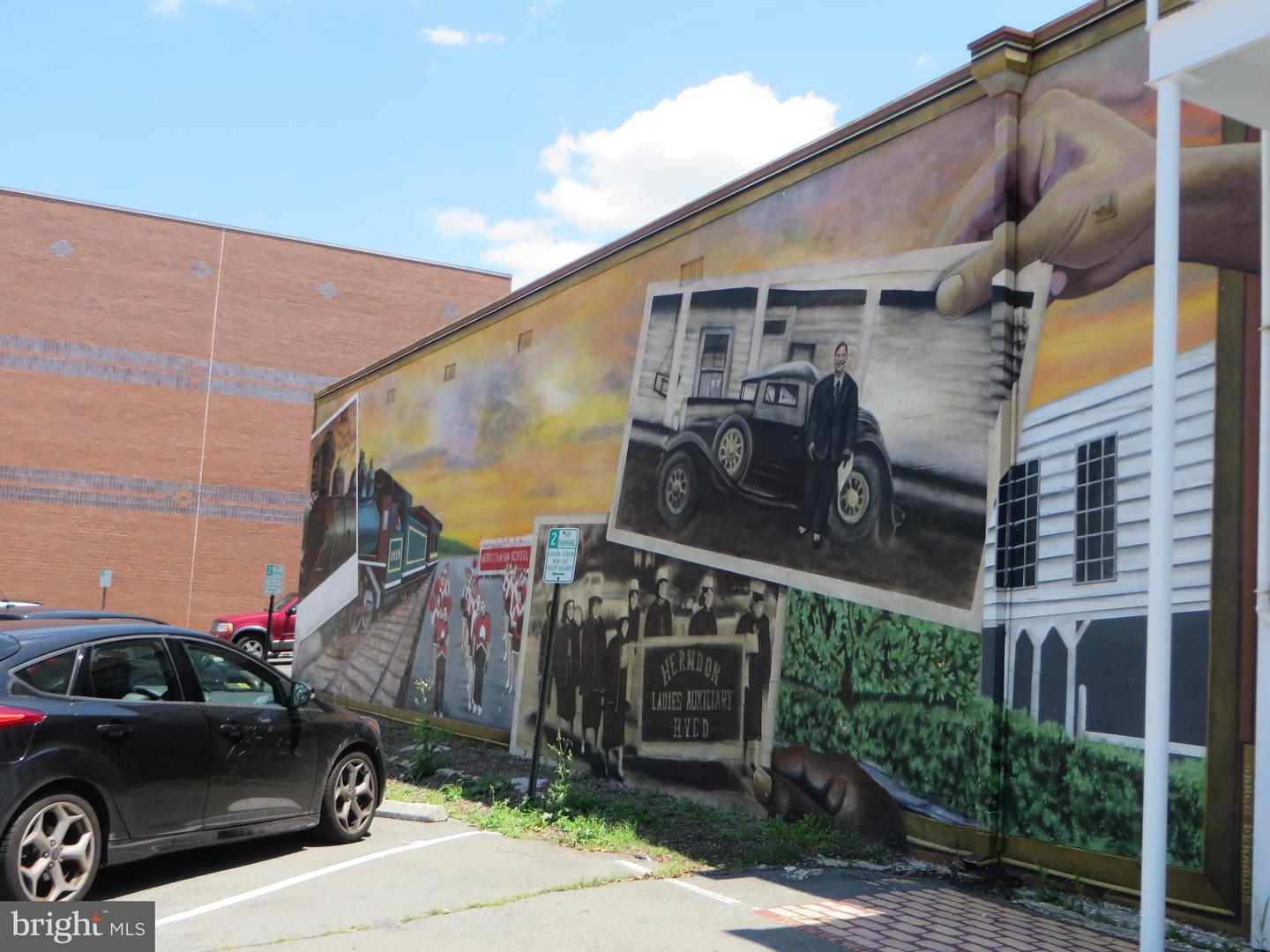 711 CAMPBELL WAY, HERNDON, Virginia 20170, 4 Bedrooms Bedrooms, 10 Rooms Rooms,3 BathroomsBathrooms,Residential,For sale,711 CAMPBELL WAY,VAFX2291668 MLS # VAFX2291668