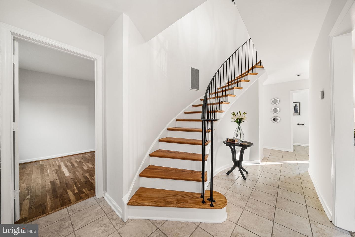 8333 GARFIELD CT, SPRINGFIELD, Virginia 22152, 4 Bedrooms Bedrooms, ,2 BathroomsBathrooms,Residential,For sale,8333 GARFIELD CT,VAFX2291700 MLS # VAFX2291700