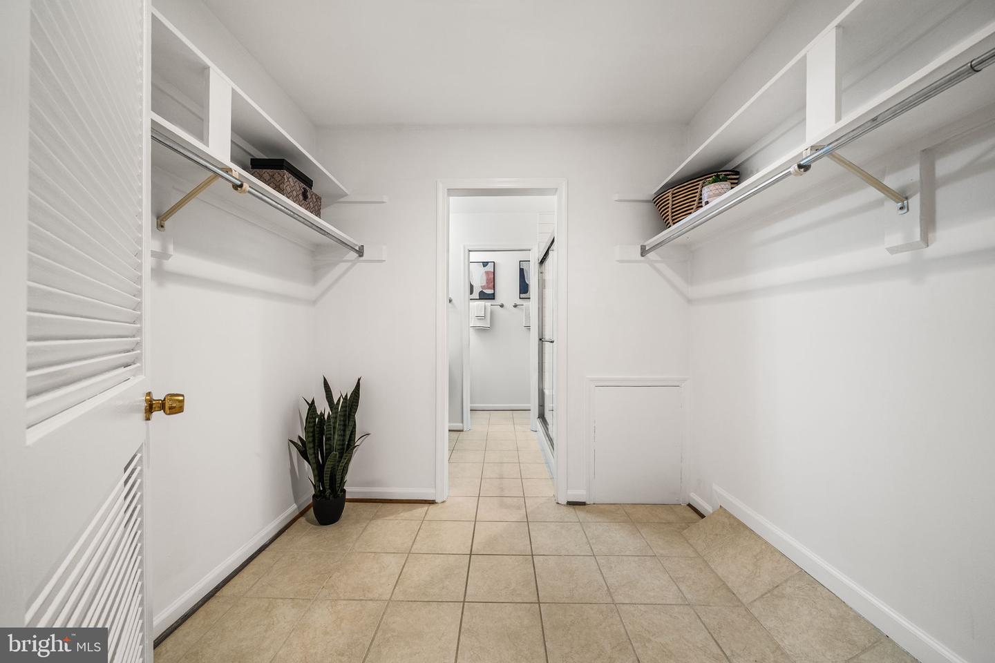 8333 GARFIELD CT, SPRINGFIELD, Virginia 22152, 4 Bedrooms Bedrooms, ,2 BathroomsBathrooms,Residential,For sale,8333 GARFIELD CT,VAFX2291700 MLS # VAFX2291700